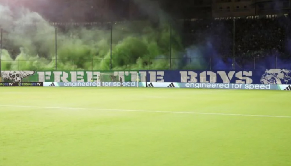 Αμετανόητη η Θύρα 13 για το πανό της ντροπής στην Λεωφόρο: «Τους φίλους μας τους στηρίζουμε»