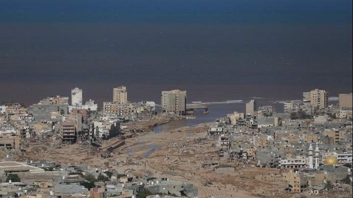 Λιβύη-πλημμύρες: Μαλτέζοι διασώστες βρήκαν «εκατοντάδες» πτώματα σε παραλία