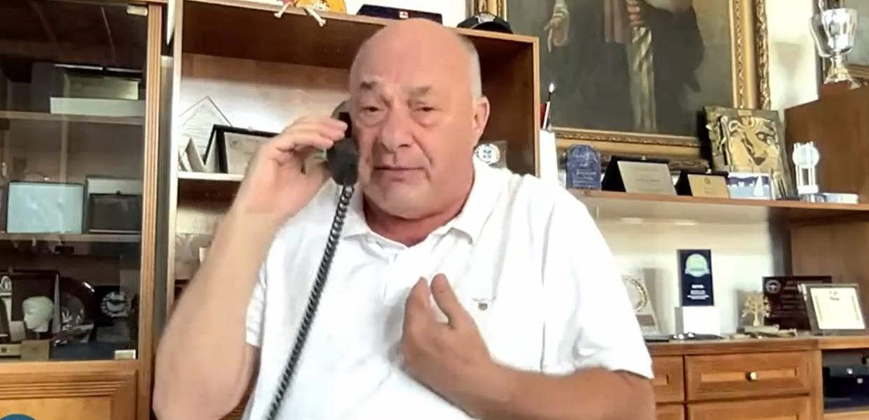 Ομοφοβικές χυδαιότητες Μπέου κατά Κασσελάκη