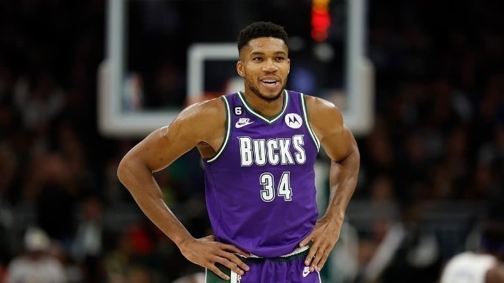 Για… πάντα στους Μπακς ο Αντετοκούνμπο