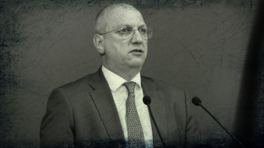 Οικονόμου: Η ΕΛΑΣ δρα συνετά και αποτελεσματικά – Σχηματίστηκε δικογραφία σε βάρος 22χρονου που ύψωσε τη σημαία της Παλαιστίνης στο Σύνταγμα