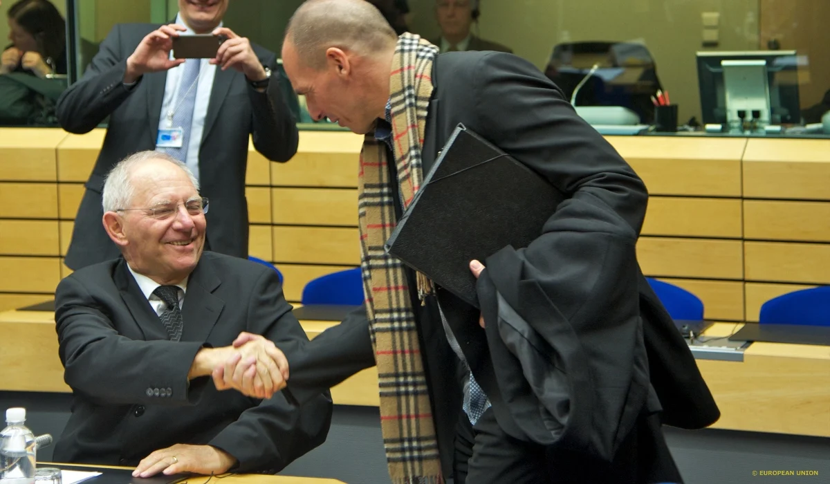 Βαρουφάκης για Σόιμπλε: Η Ιστορία θα τον κρίνει σκληρά – Όχι όμως σκληρότερα…