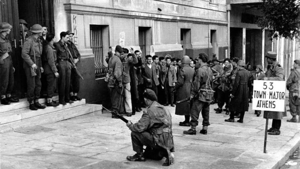 Ο Λόρδος Μπάυρον του Δεκέμβρη ’44 λεγόταν Johnny και ξεκίνησε από την&hellip;