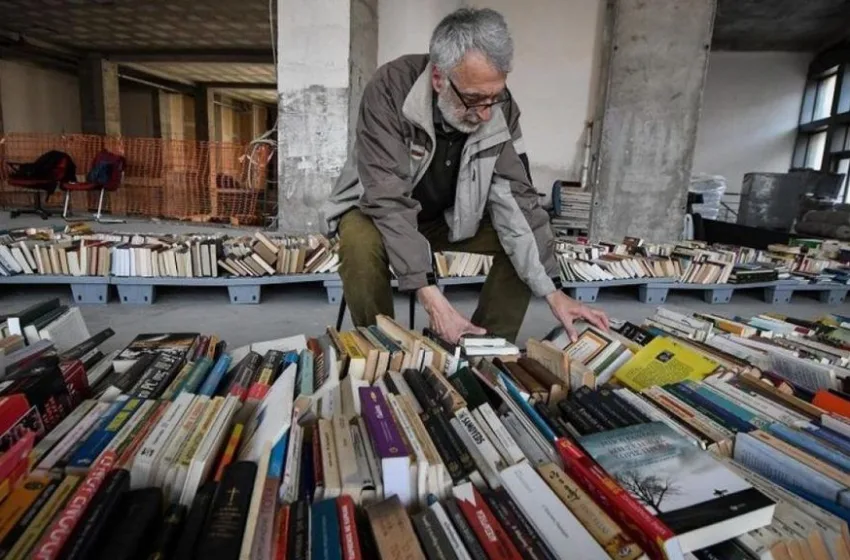Βιβλιοπωλείο αστέγων: Ο Λ. Κουρσουμής μιλά στο libre για τη ληστεία 8.000 βιβλίων