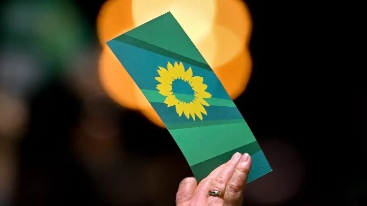 Γερμανία: Δριμεία κριτική για την αδυναμία της αρχηγού των Πρασίνων να απαντήσει σε&hellip;