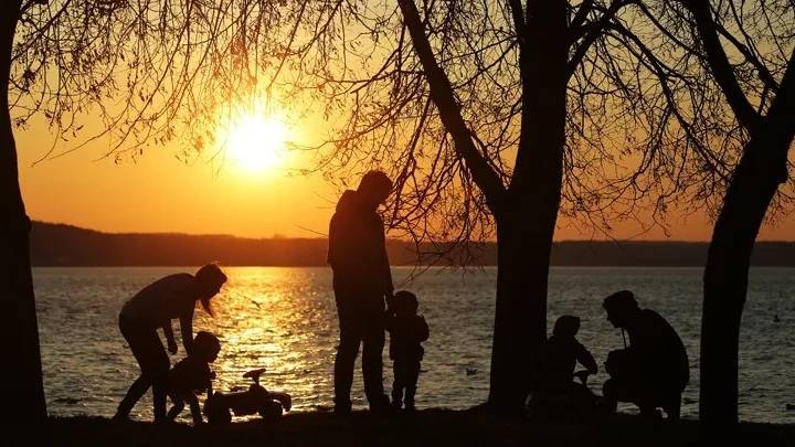Κέντρο Φιλελεύθερων Μελετών: Δεν υπάρχουν διαφορές ανάμεσα στα παιδιά που μεγαλώνουν από ομόφυλα…