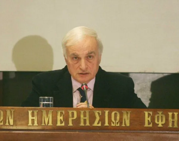Σε κρίσιμη κατάσταση με εγκαύματα στο νοσοκομείο «Γ. Γεννηματάς» ο Μανώλης Μαυρομμάτης&hellip;
