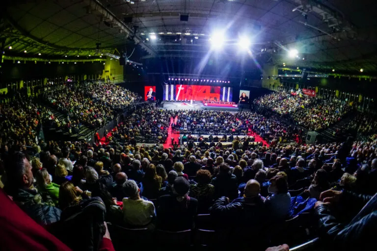 ΣΥΡΙΖΑ: Οδεύει προς το συνέδριο μέσα σε πολεμικό κλίμα