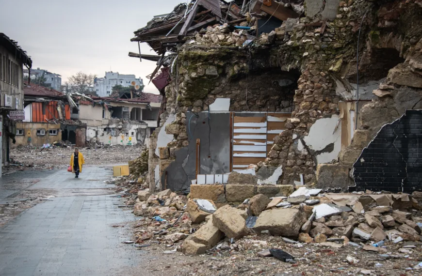 Τουρκία: Ένα χρόνο μετά «Ζητείται ελπίς» στα συντρίμμια του σεισμού