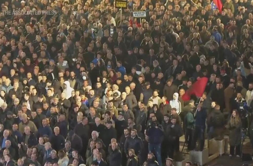 Αλβανία: Μεγάλες αντικυβερνητικές διαδηλώσεις