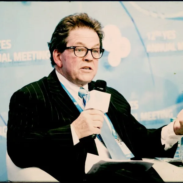 Άρθουρ Λάφερ για παγκόσμια «φούσκα»: «Αργός δημοσιονομικός θάνατος περιμένει ορισμένες χώρες»