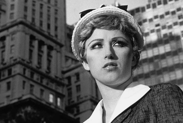 «Cindy Sherman at Cycladic: Πρώιμα έργα» – Έκθεση στο Μουσείο Κυκλαδικής Τέχνης