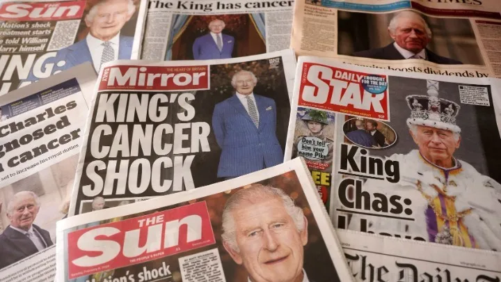 «Ο βασιλιάς έχει καρκίνο»: Στα πρωτοσέλιδα του βρετανικού Τύπου η είδηση για τη διάγνωση του Καρόλου