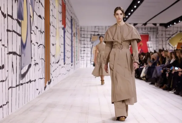 Big Aura: Εγκατάσταση για το show της κολεξιόν SS24 του Dior