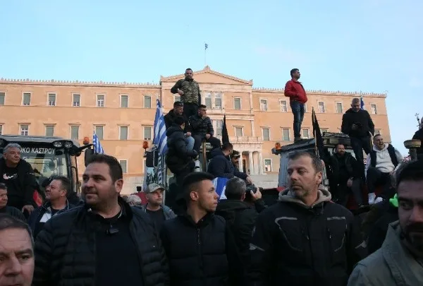 Στο Σύνταγμα οι αγρότες: Κορυφώνονται οι κινητοποιήσεις