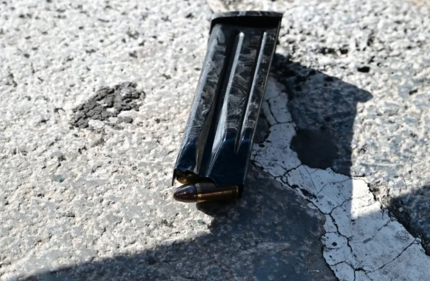 Σύνταγμα: Αστυνομικός έχασε γεμιστήρα γεμάτο σφαίρες – Σοβαρά ερωτήματα για την ασφάλεια των&hellip;