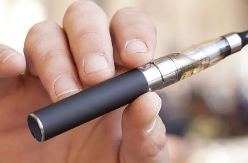 Παν. Μπεχράκης: Το ηλεκτρονικό τσιγάρο είναι πιο επικίνδυνο από το κανονικό – «Ύποπτο» για ανάπτυξη όγκων
