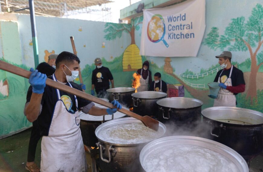 Η World Central Kitchen θα αρχίσει ξανά διανομή γευμάτων στη Λωρίδα της Γάζας