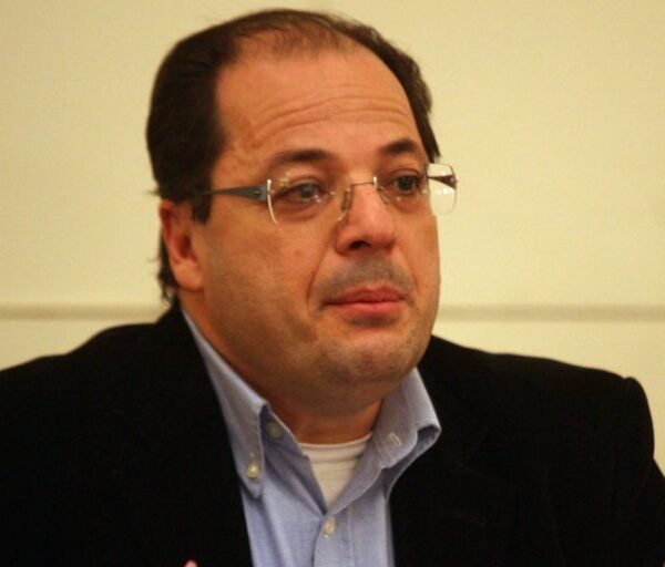 Σωτηρέλης: Αν γίνει κατανομή των εδρών μόνο στις 12 περιφέρειες, η ΝΔ θα πάρει 6, ο ΣΥΡΙΖΑ 3 ενώ ΠΑΣΟΚ, ΚΚΕ και Πλεύση Ελευθερίας από 1