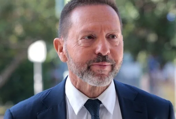 Στουρνάρας : Μειώστε τον ανώτατο συντελεστή ΦΠΑ 24%