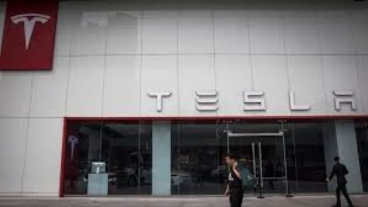 H Tesla θα απολύσει πάνω από το 10% του προσωπικού της σε όλο τον κόσμο