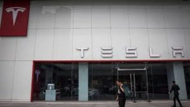 H Tesla θα απολύσει πάνω από το 10% του προσωπικού της σε όλο&hellip;