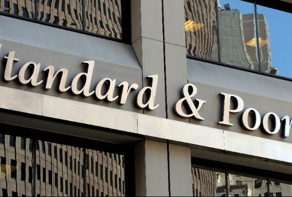 O Οίκος S&P αναβάθμισε τις προοπτικές του ελληνικού αξιόχρεου από σταθερές σε&hellip;