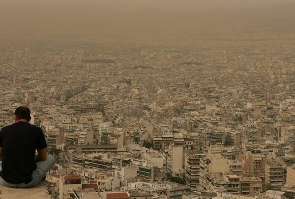 Βροχές, αφρικανική σκόνη και μικρή πτώση της θερμοκρασίας