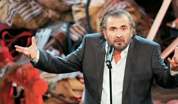 «Αλ Τσαντίρι Νιουζ»: Ο Λάκης Λαζόπουλος στο Christmas Theater