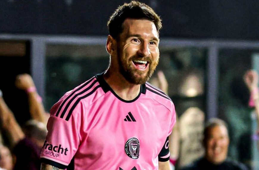 O Μέσι γράφει ιστορία