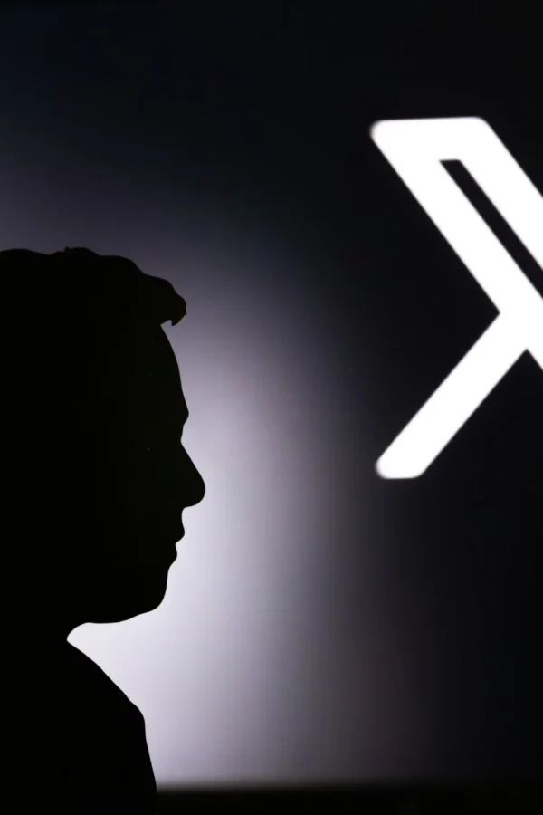 X (πρώην Twitter): Ένα κοινωνικό πείραμα που επαναπροσδιορίζει την πολιτική και την ελευθερία του λόγου