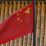 Το Πεκίνο προειδοποιεί πως η αύξηση των αμερικανικών δασμών “θα επηρεάσει σοβαρά” τις διμερείς σχέσεις