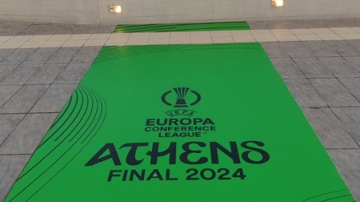 H Αθήνα ντύνεται στα χρώματα του τελικού του UEFA Europa Conference League