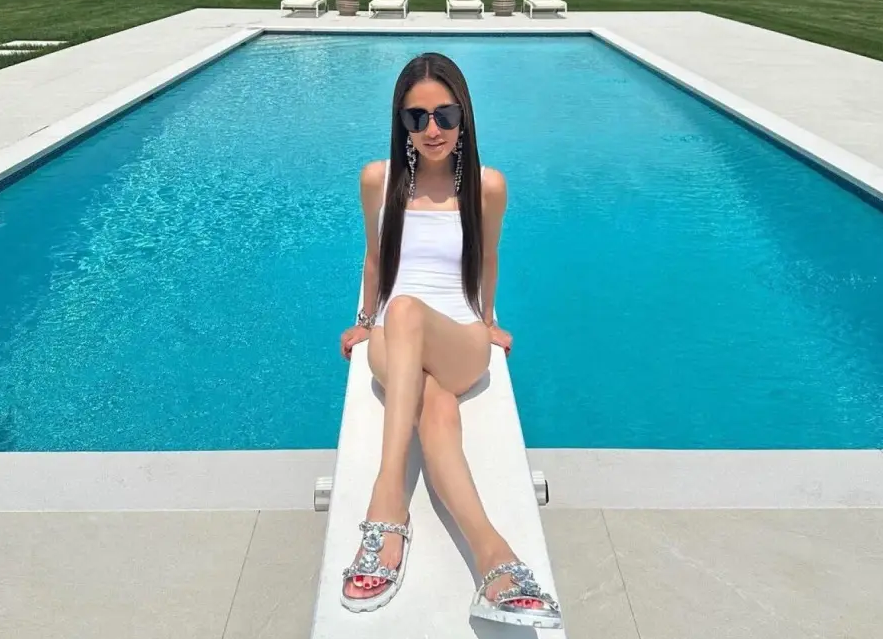 Βέρα Γουάνγκ: Οι χρήστες των social media βλέπουν και δεν πιστεύουν τις φωτογραφίες της