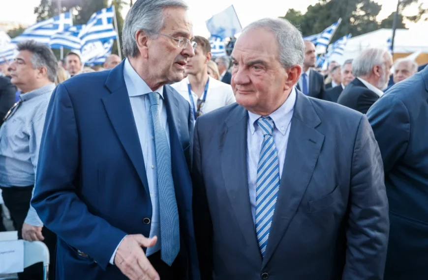 Κώστας Καραμανλής και Αντώνης Σαμαράς στην παρουσίαση του βιβλίου του Μανώλη Κοττάκη