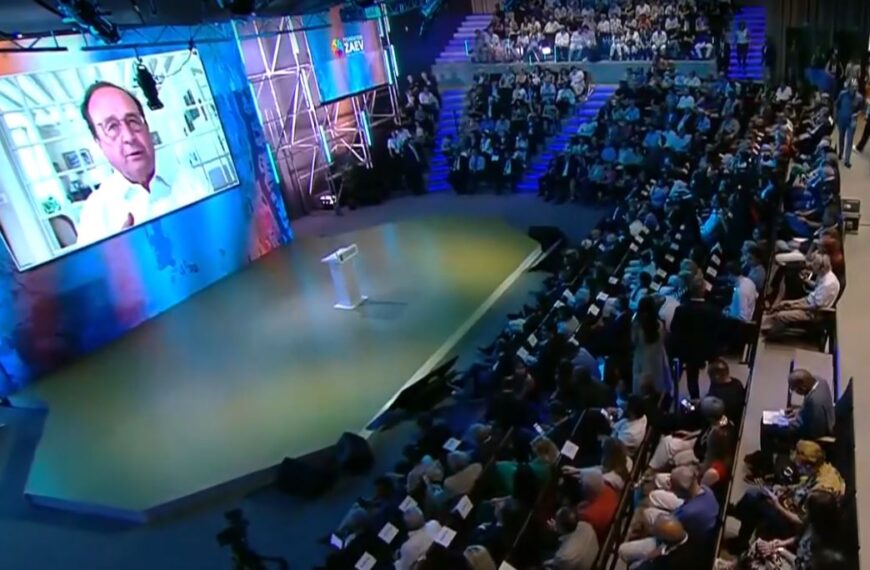 Ινστιτούτο Αλέξη Τσίπρα: Βαθιά ανήσυχος για την άνοδο της ακροδεξιάς ο Φρανσουά Ολάντ