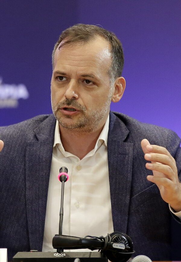 Χ. Δούκας στην ΚΕ του ΠΑΣΟΚ: Ζητώ τη στήριξή σας “σε κλίμα ενότητας”