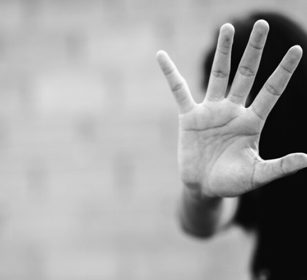 Ποινική δίωξη σε γνωστό ποινικολόγο για βαρύ ξυλοδαρμό σε βάρος της συζύγου του