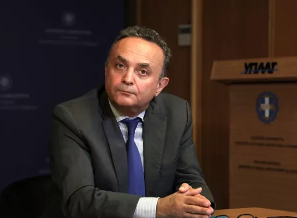 Απάντηση Μαξίμου στον Κελέτση: Έφυγες λόγω αναποτελεσματικότητας