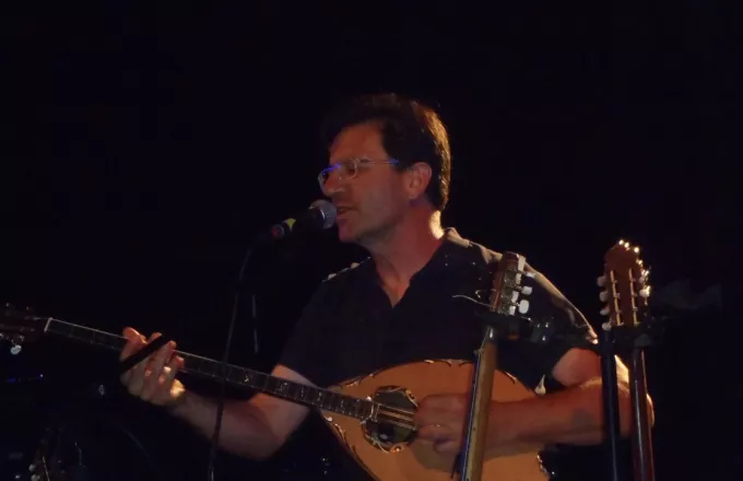 Σταματά τις συναυλίες ο Θανάσης Παπακωνσταντίνου: «Κρατήστε τα τραγούδια μου και ξεχάστε με»