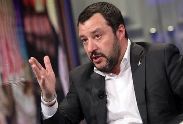 Συνάντηση Σαλβίνι με Λεπέν και Μπαρντελά στις Βρυξέλλες