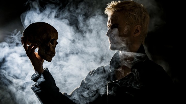 ΑΜΛΕΤ σε σκηνοθεσία Θέμη Μουμουλίδη στο Θέατρο Δάσους