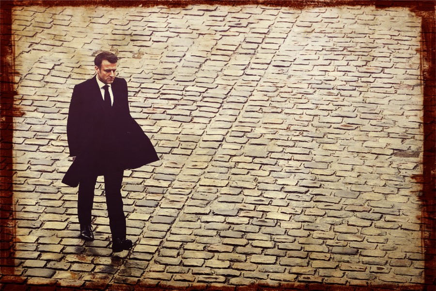 Το Politico «έθαψε» τον Μακρόν: Ένα άψυχο ανθρωποειδές που κυκλοφορεί τις νύχτες στους&hellip;