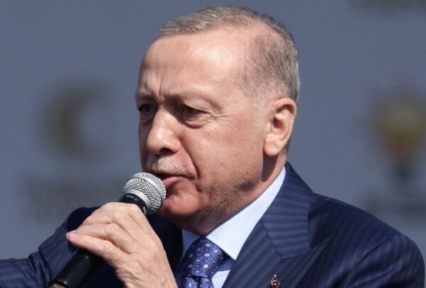 Σκληρή ρητορική κατά των αμβλώσεων και της ΛΟΑΤΚΙ+ κοινότητας από τον Ερντογάν