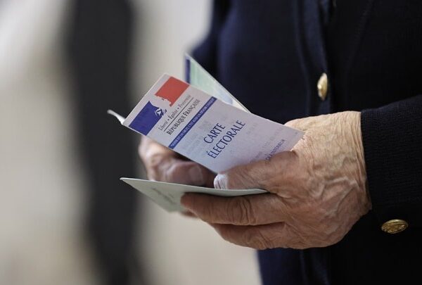 Γαλλία: Στο υψηλότερο επίπεδο από το 1981 η συμμετοχή στις εκλογές