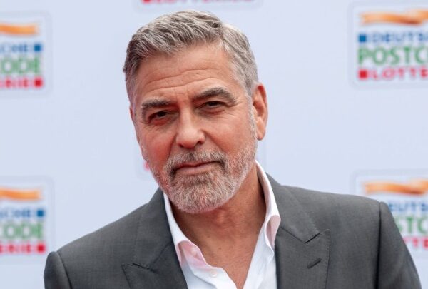 Ο Τζορτζ Κλούνεϊ ανακοίνωσε τη στήριξή του στην Κάμαλα Χάρις