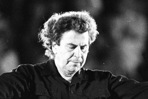 Διεθνής περιοδεία Μποφίλιου – Χαρούλη: Παρέμβαση από την πλευρά Θεοδωράκη