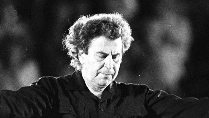 «Κοντά σας όλη μου η ζωή»: Σήμερα η μεγάλη συναυλία-αφιέρωμα για τα 100 χρόνια από τη γέννηση του Μίκη Θεοδωράκη