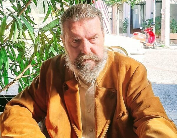 Λάκης Γιακουμής: Πέθανε ο φωτογράφος των «επωνύμων»