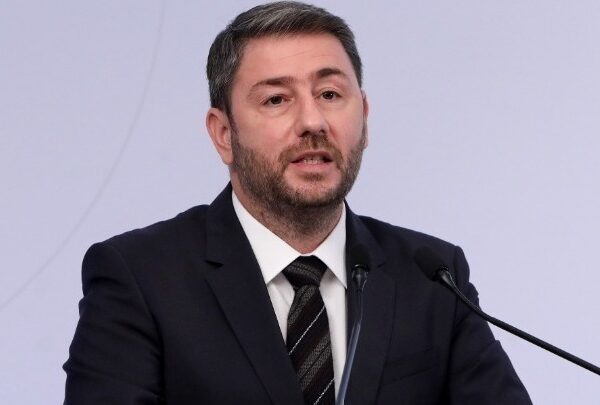 Ανδρουλάκης: Η ΝΔ το 2009 χρεοκόπησε την οικονομία της χώρας και σήμερα τους θεσμούς της